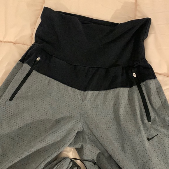 Nike track pants , size Medium Grey and Black - Picture 4 of 9